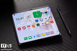 Смартфон на Snapdragon 8+ Gen 1 с экраном 7,1 дюйма, который легче, тоньше и дешевле iPhone 14 Pro Max. Живые фото Oppo Find N2