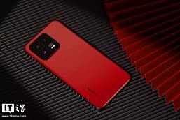 У Xiaomi появился свой Product Red. Живые фото Xiaomi 13 в цвете «огненный красный»