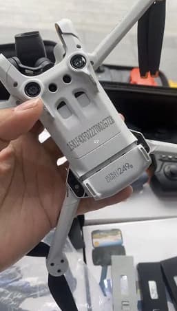 Все такой же компактный, но с улучшенной камерой, новым стабилизатором, более емким аккумулятором и полноценной системой уклонения от препятствий. Подробности о DJI Mini 3 Pro