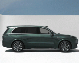 449 л.с., пробег 1315 км на полном баке, разгон до 100 км/ч за 5,3 с, 2 кВт звука, 6 мест и 5,2 метра дины. В Китае представлен кроссовер Li Auto L9, и он уже вызвал небывалый ажиотаж