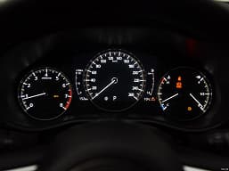 Больше и современнее Mazda CX-5, но с аналоговой приборной панелью и атмосферными двигателями. Производство Mazda CX-50 стартовало в Китае