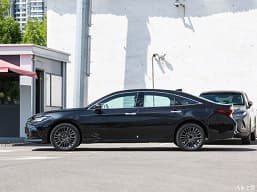 Обновленный седан Toyota Avalon 2023 засветился у дилеров в Китае. Скоро старт продаж