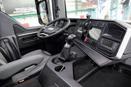 Гражданский тягач 6x6 БАЗ-S36A11 крупным планом. Подробности и фото отечественного грузовика, который будут выпускать вместо Toyota Camry и RAV4