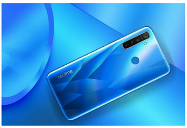 Ни у кого нет, а у нас будет. Realme выпустит в России рекордсмена по автономности с квадрокамерой в улучшенном виде