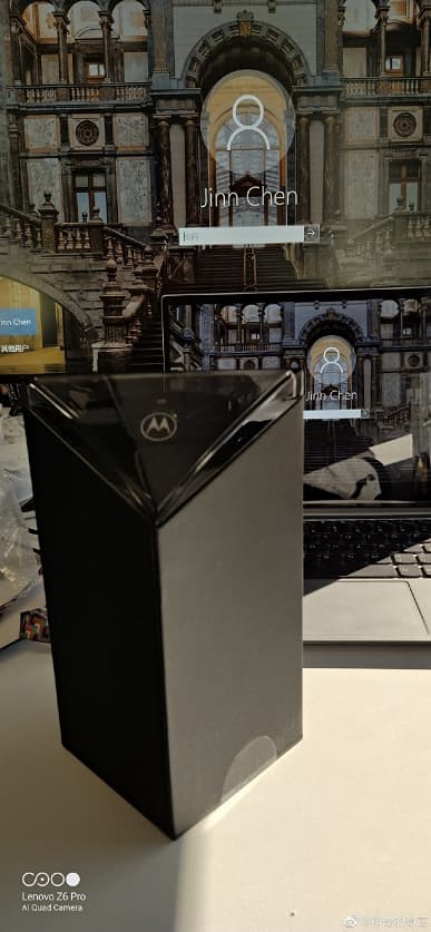 Больше не прототип. Готовая к продаже раскладушка Motorola Razr получила необычную упаковку