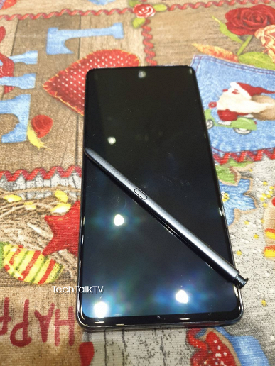 Samsung Galaxy Note10 Lite позирует вживую на новых фото