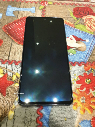 Samsung Galaxy Note10 Lite позирует вживую на новых фото Samsung Galaxy Note10 Lite позирует вживую на новых фото