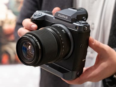 Компания Fujifilm показала объектив XF 50mm F1.0 и два светосильных объектива системы GFX