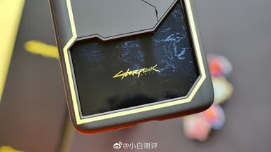 Живые фото и комплект поставки OnePlus 8T Cyberpunk 2077 Limited Edition 