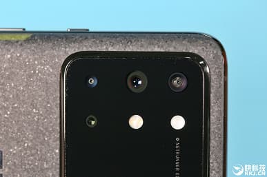 Распаковка и содержимое OnePlus 8T Cyberpunk 2077 Limited Edition