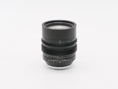Анонсированы продажи объективов SLR Magic HyperPrime CINE 50mm T0.95 и CINE 12mm T2.8