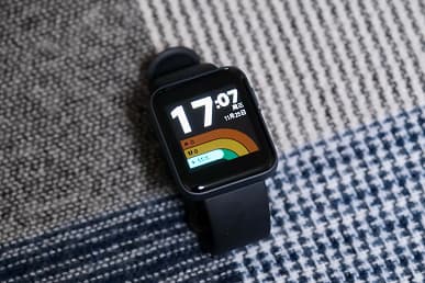 Масса живых фото Redmi Watch с упаковкой, зарядкой и Redmi Note 9