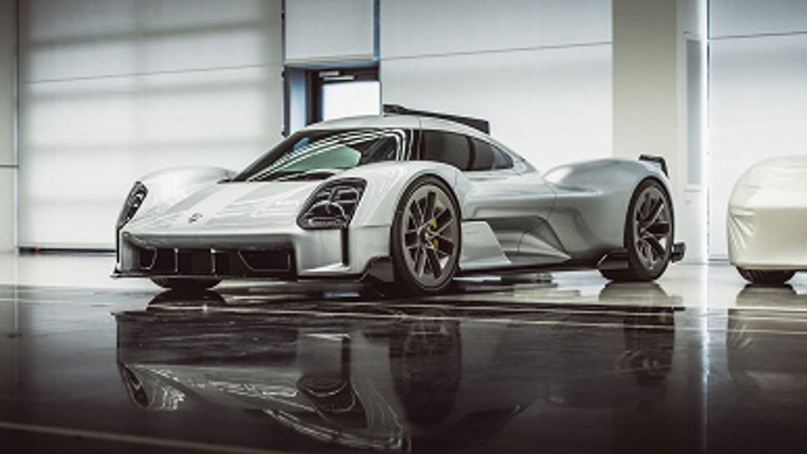 Минивэн Porsche? Компания решила показать 15 отменённых концептов, созданных за 14 лет