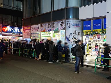 А за процессорами Intel кто-нибудь выстраивается в очередь? В Японии люди часами ждали на улице старта продаж Ryzen 5000