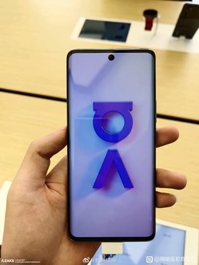 Новый Huawei позирует вживую. Качественные фотографии Huawei Nova 8 в разных цветах