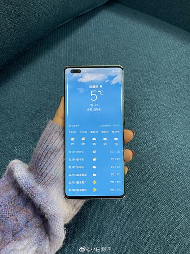 Экран-водопад, камера-пилюля и тыльная панель, переливающаяся всеми цветами радуги. Huawei nova 8 Pro позирует на больших живых фото