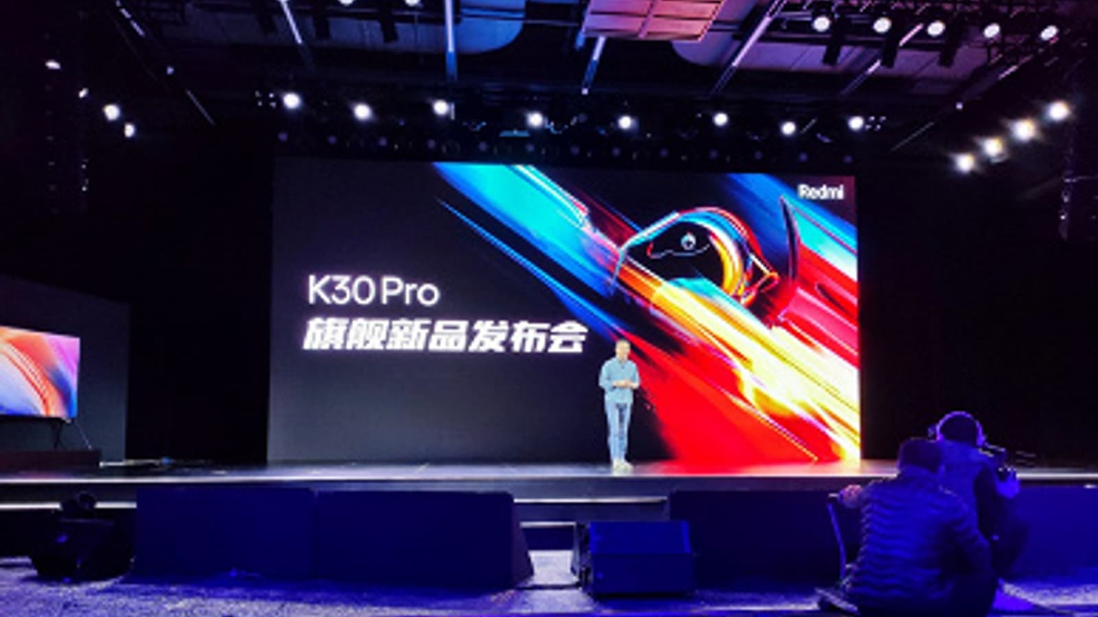 Так должен выглядеть настоящий флагман. Redmi K30 Pro впервые показали включенным и лицом