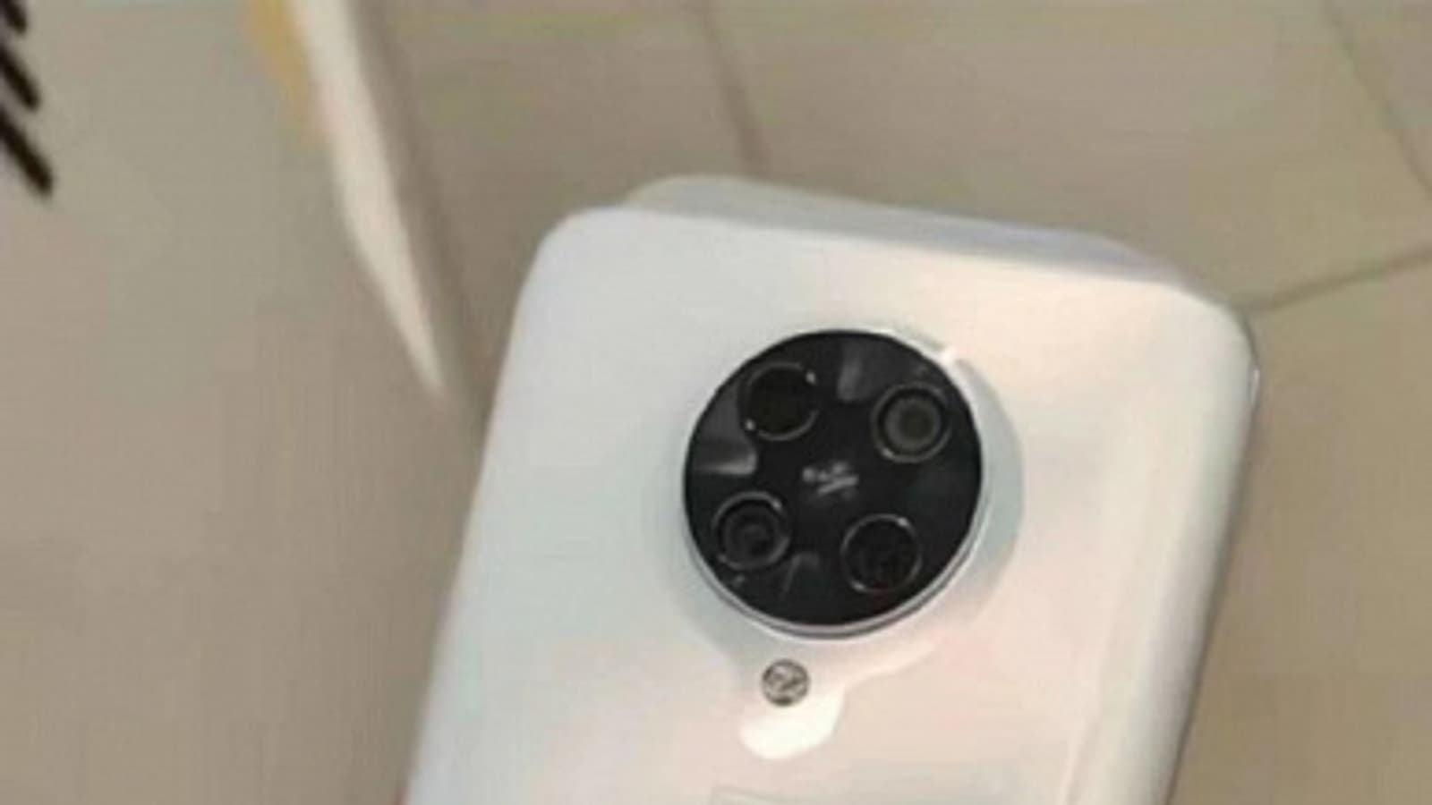 Новенький Redmi K30 Pro в заводской пленке. Фото только что распакованного флагмана