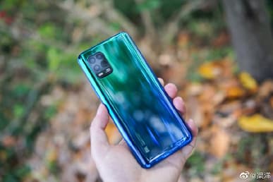 Живые фото самого доступного камерофона Xiaomi со всех сторон и фирменных чехлов для него