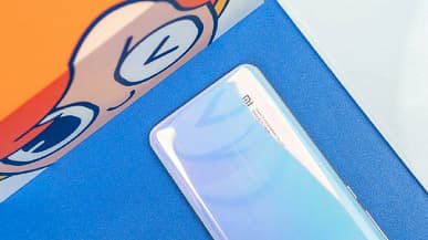 Живые фото самого доступного камерофона Xiaomi со всех сторон и фирменных чехлов для него