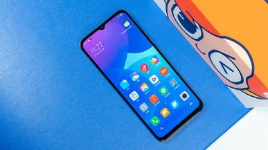 Живые фото самого доступного камерофона Xiaomi со всех сторон и фирменных чехлов для него