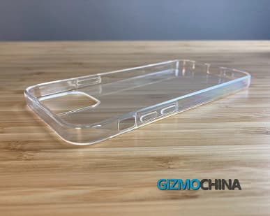 «Давид» iPhone 12 и «Голиаф» iPhone 12 Pro Max. Наглядная разница в размерах на фотографиях чехлов для грядущих смартфонов