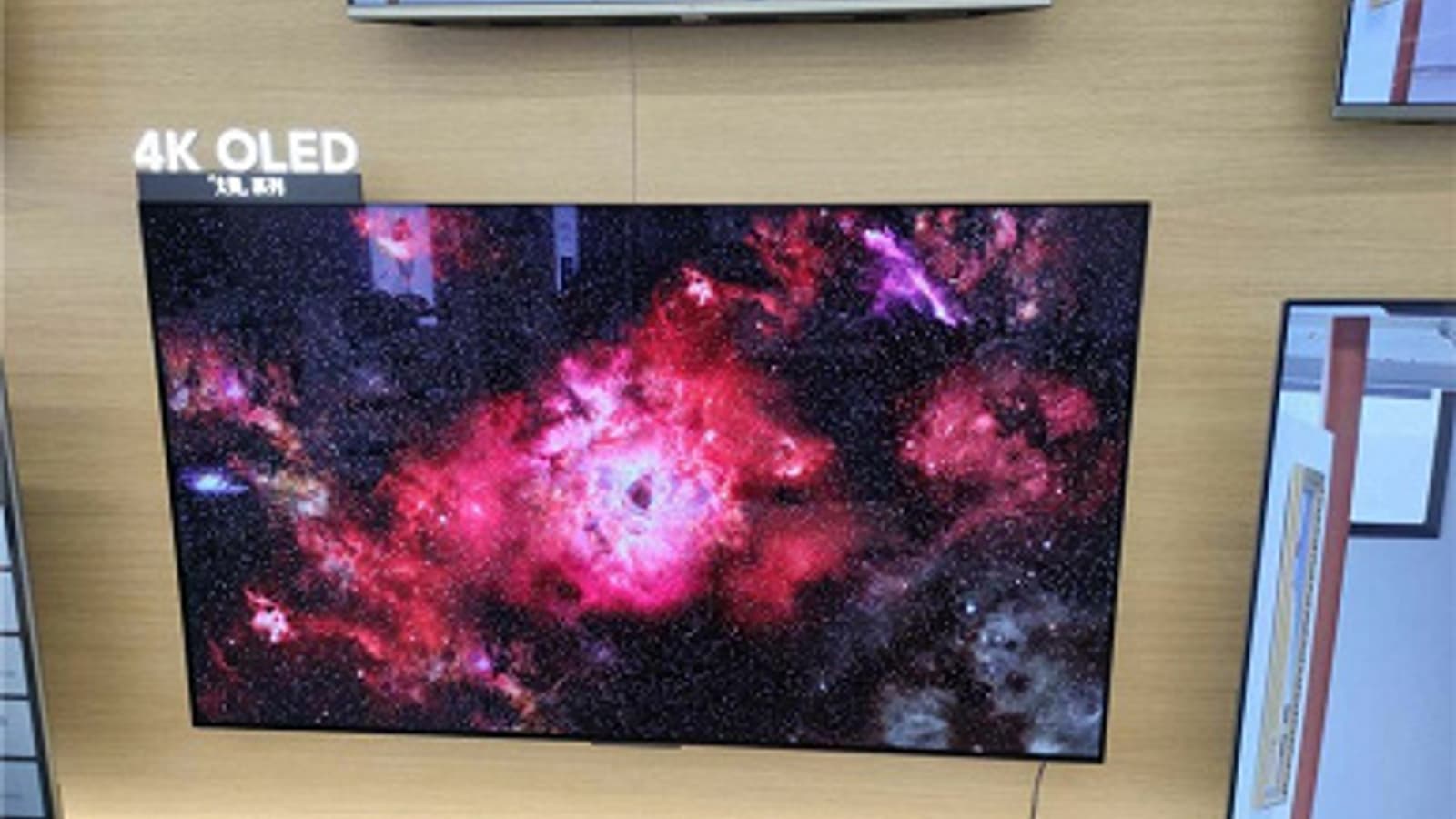 4К и OLED в реальности. Новые телевизоры Xiaomi сфотографировали вживую