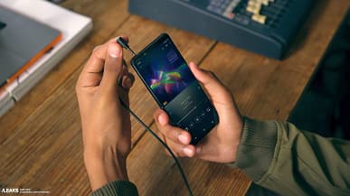 Компактный Sony Xperia 5 II впервые показали вживую