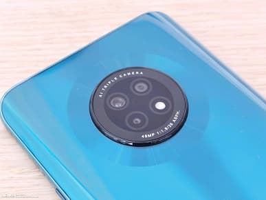 Новый Huawei без каких-либо отверстий и еще два смартфона Huawei на качественных фотографиях