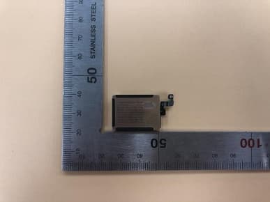 Настоящий кусочек новых Apple Watch вживую. Регуляторы раскрыли секрет аккумуляторов следующих часов Apple