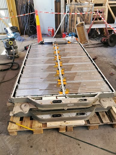 Тяговые батареи Tesla приспособили для пассажирских лодок