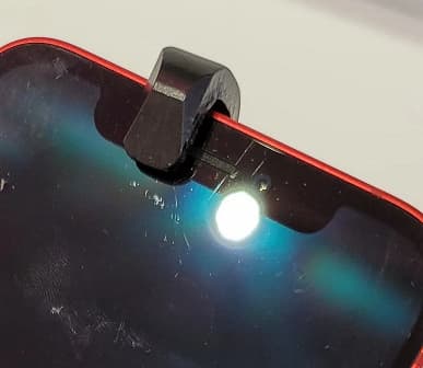 Хвалёное стекло iPhone 12 легко царапается