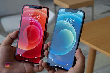 Включённые iPhone 12 и iPhone 12 Pro во всех цветах под разными углами. 20 фото в высоком разрешении