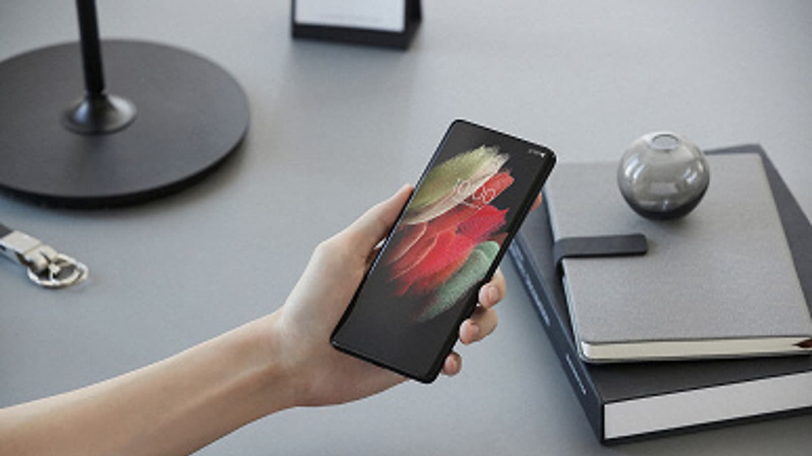 Представлен флагман Samsung Galaxy S21 Ultra с поддержкой стилуса и новой камерой