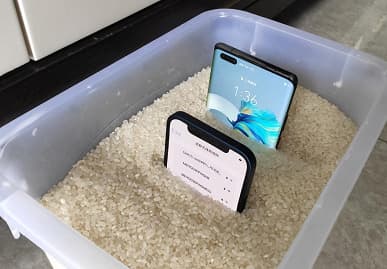 Водонепроницаемость Huawei Mate 40 и iPhone 12 проверили в стиральной машине