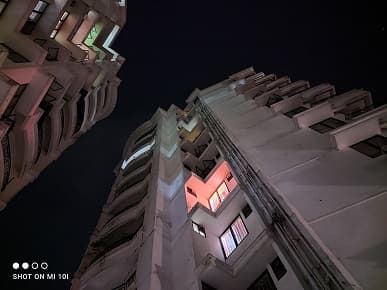 Так снимает новый хит продаж Xiaomi Mi 10i ночью