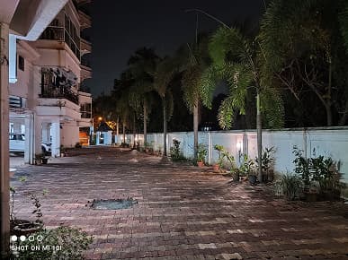 Так снимает новый хит продаж Xiaomi Mi 10i ночью