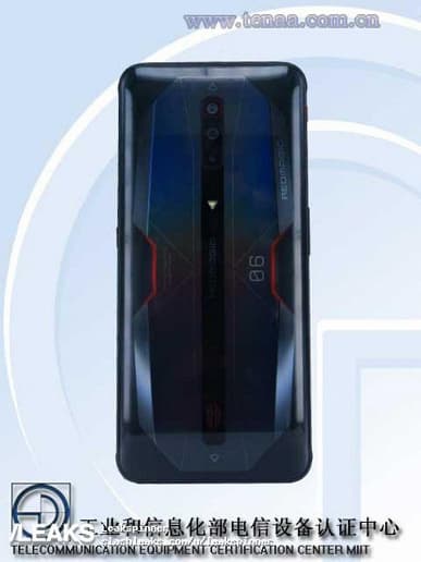 Первый в мире смартфон со Snapdragon 888, аккумулятором емкостью 5000 мА·ч и вентилятором. Живые фото Nubia Red Magic 6 Pro и Red Magic 6