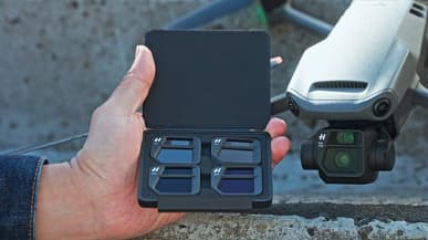 Датчики разрешением 20 и 12 Мп, 7-кратный зум, дальность полёта 15 км и аккумулятор емкостью 5000 мА·ч. Дрон DJI Mavic 3 Pro засветился на живых фото и в видеоролике за пару дней до анонса