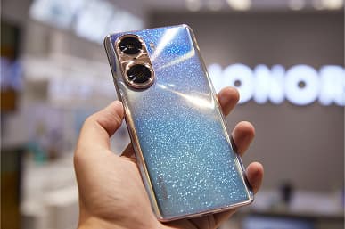 Большая утечка: Honor 60 показали вживую в четырёх цветах