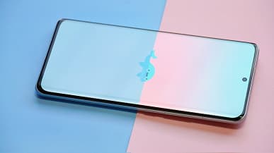 А где же четыре динамика? Xiaomi 12 Pro показали вживую со всех сторон сразу после анонса