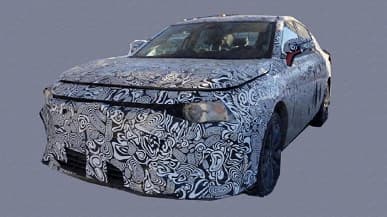 Первый лифтбэк Chery показали вживую внутри и снаружи