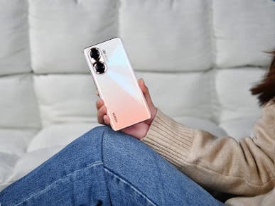 Фотогалерея дня: живые фото Honor 60 сразу после анонса