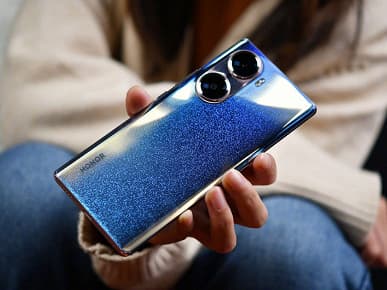 Фотогалерея дня: живые фото Honor 60 сразу после анонса