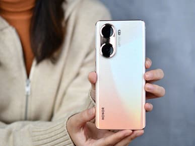 Фотогалерея дня: живые фото Honor 60 сразу после анонса