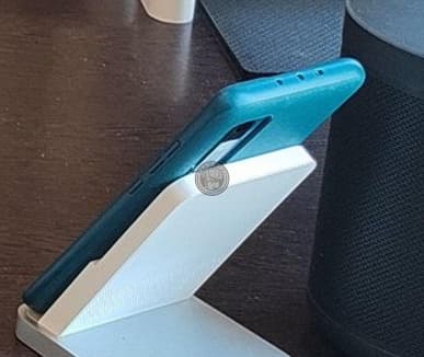 Топ-менеджер Redmi засветил новый смартфон компании. И новые беспроводные наушники