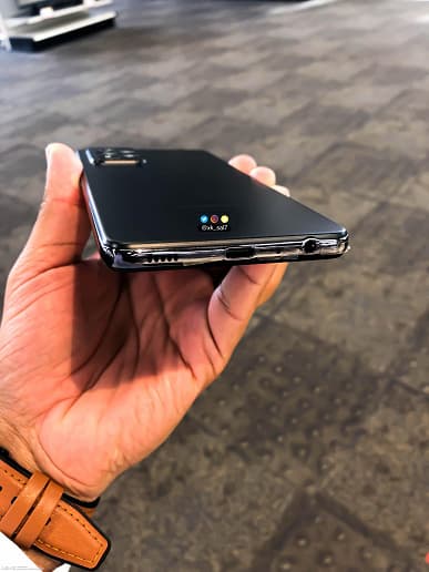 Качественные фото водонепроницаемого Samsung Galaxy A52 со всех сторон в высоком разрешении 