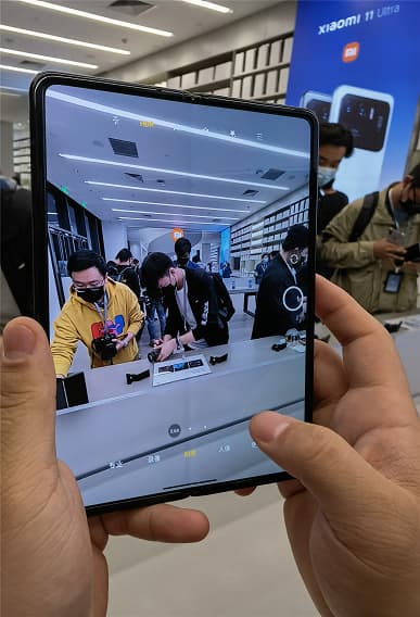 Xiaomi Mix Fold показали вживую сразу после анонса: складка на экране никуда не делась