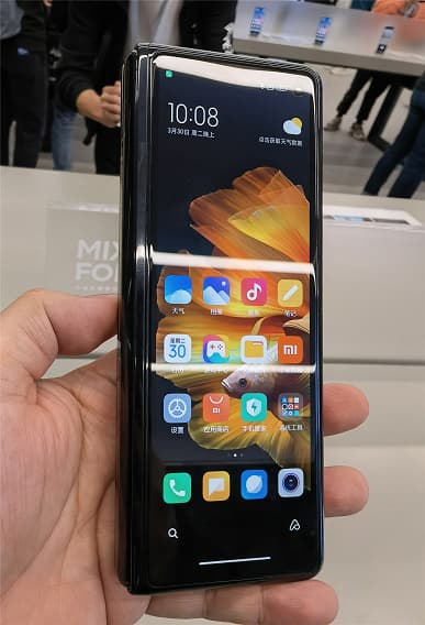 Xiaomi Mix Fold показали вживую сразу после анонса: складка на экране никуда не делась