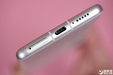 Meizu уличили во лжи: в реальности фронтальная камера Meizu 18 оказалась больше, чем на рекламных изображениях